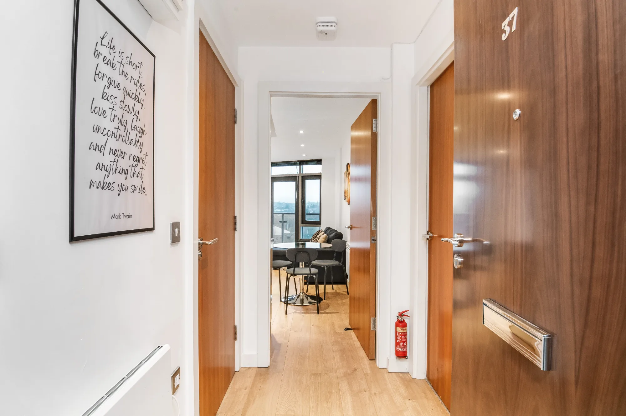 Professionally cleaned serviced accommodation for contractors in Leeds