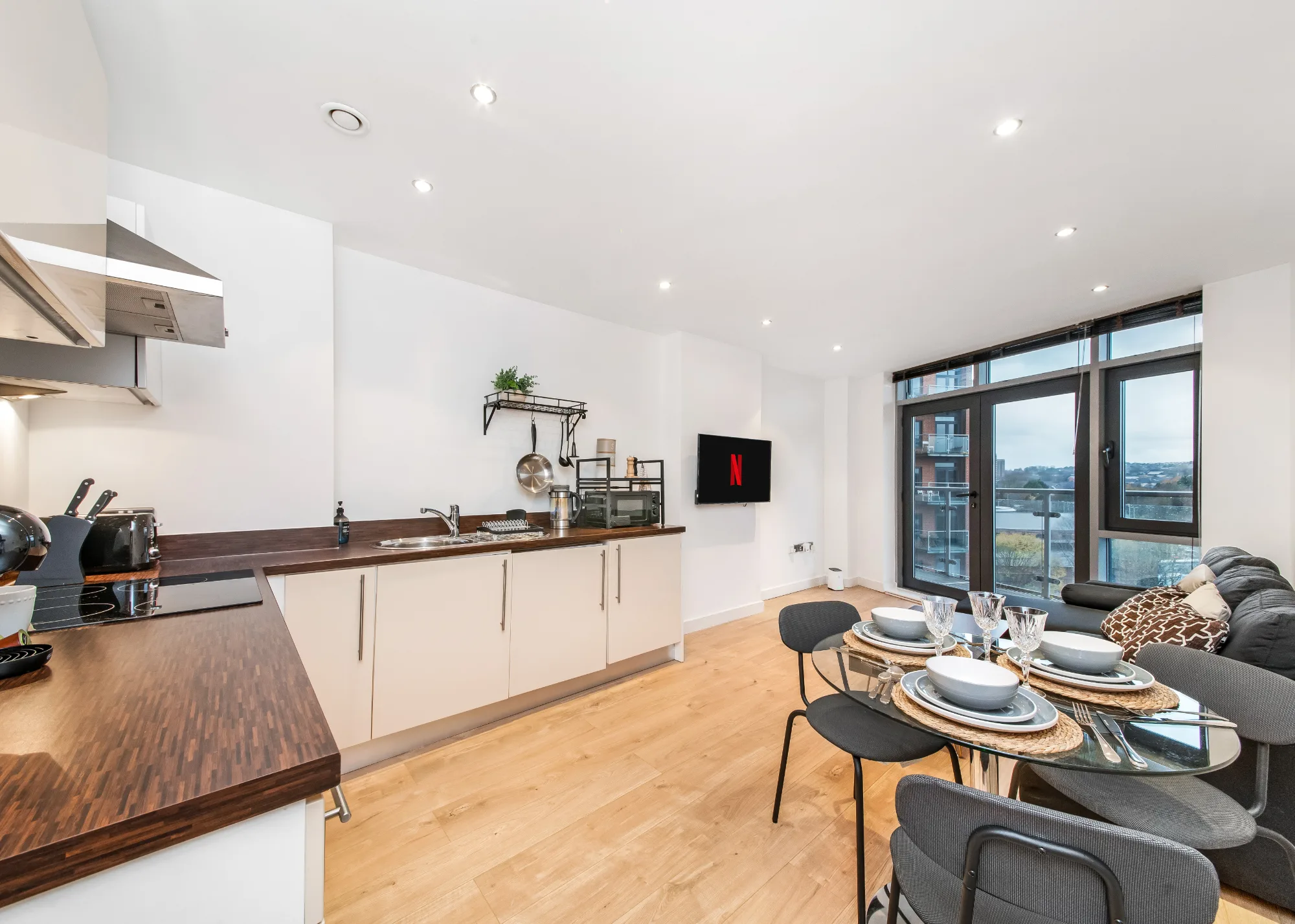 Contractor accommodation in Leeds living room at Tenaura Homes